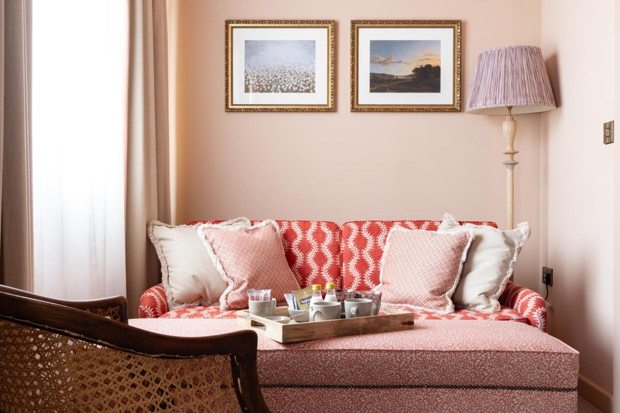 The Coat And Bear - A Heartwood Inn Newbury  Eksteriør bilde