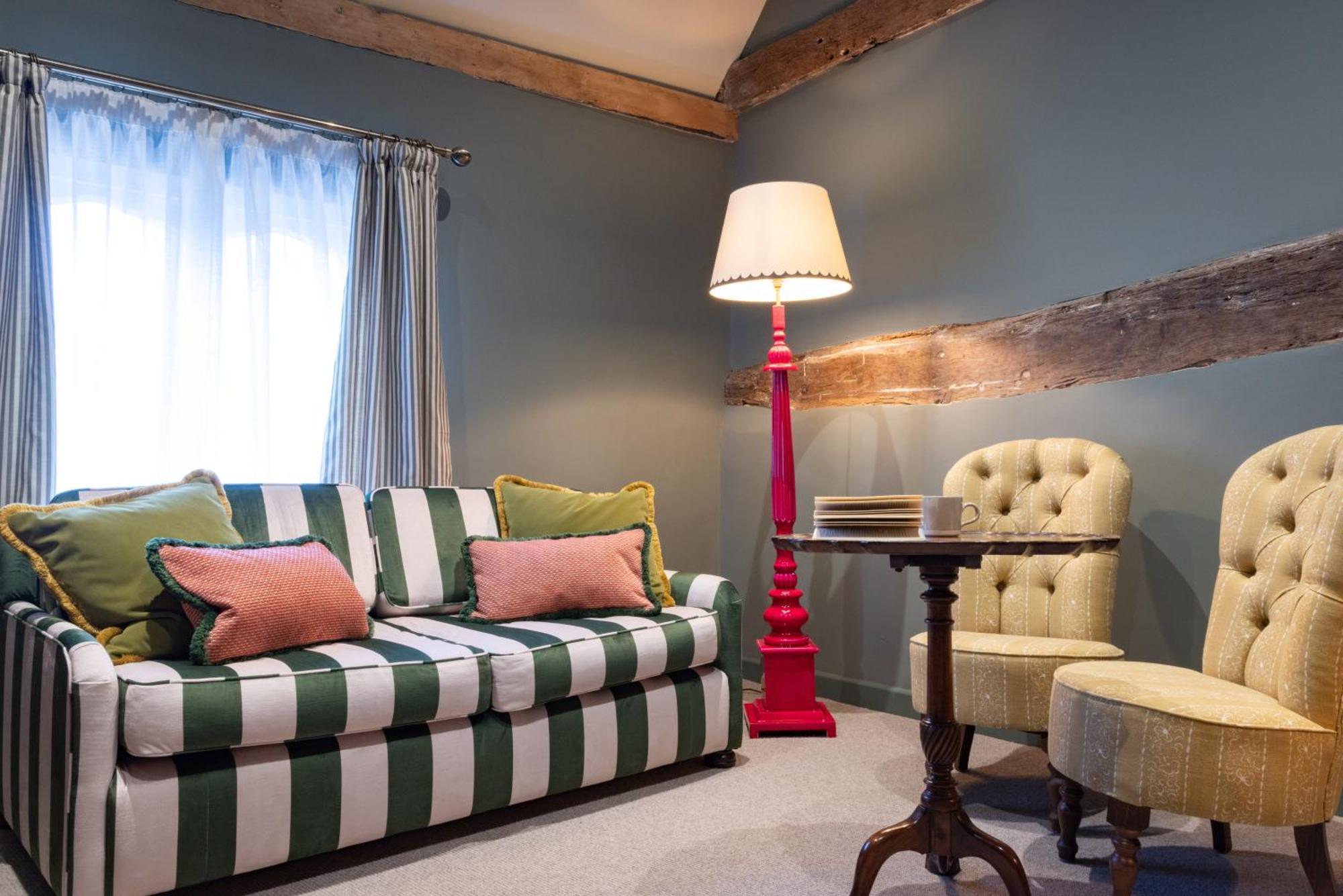 The Coat And Bear - A Heartwood Inn Newbury  Eksteriør bilde