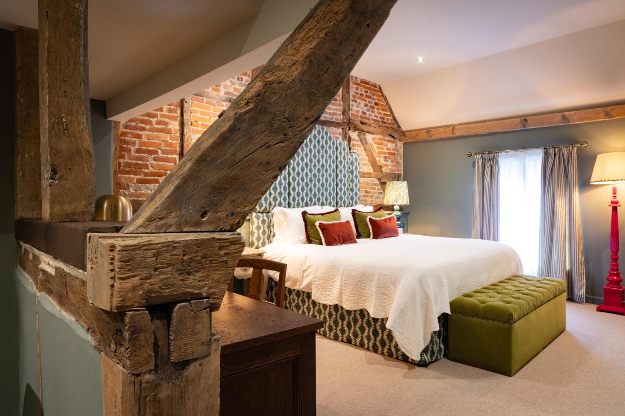 The Coat And Bear - A Heartwood Inn Newbury  Eksteriør bilde