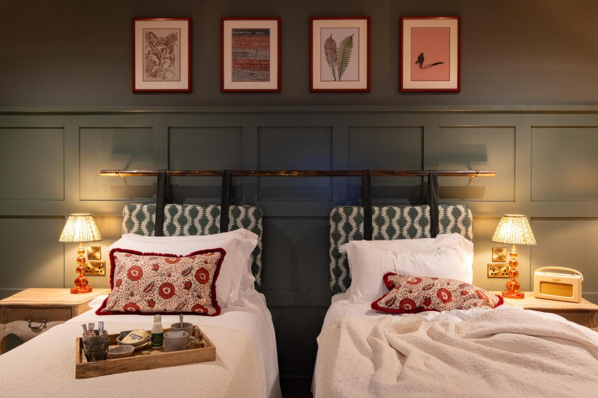 The Coat And Bear - A Heartwood Inn Newbury  Eksteriør bilde