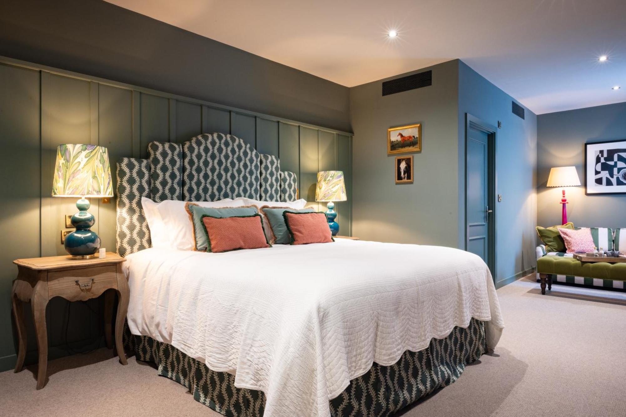 The Coat And Bear - A Heartwood Inn Newbury  Eksteriør bilde