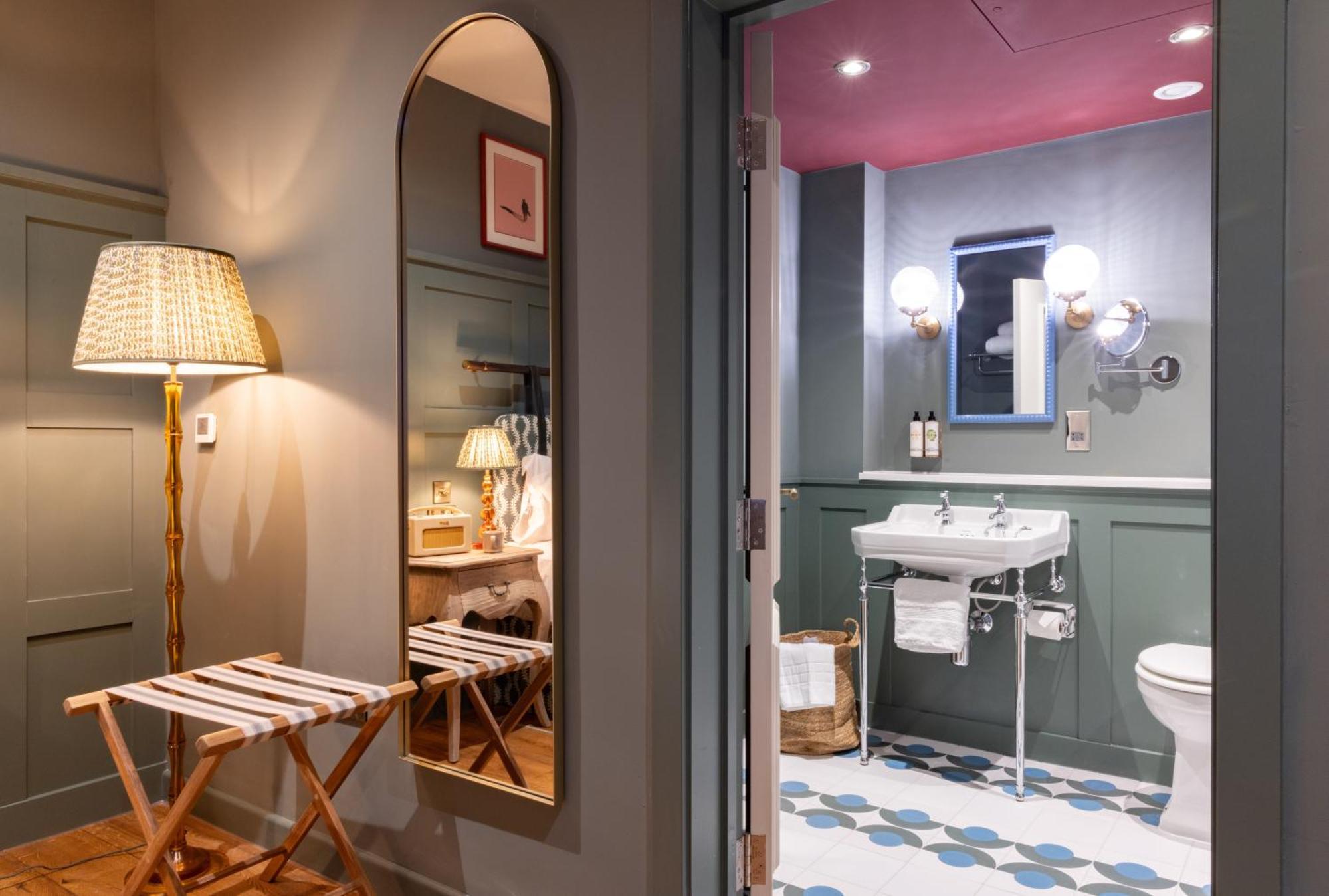 The Coat And Bear - A Heartwood Inn Newbury  Eksteriør bilde