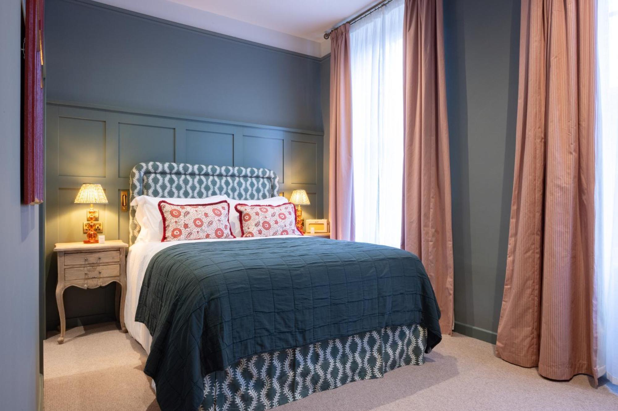 The Coat And Bear - A Heartwood Inn Newbury  Eksteriør bilde